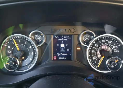 2021 Ram 1500 Big Horn Quad Cab 4X4 6'4 Box из США, поврежденный, VIN 1C6SRFBT2MN734633